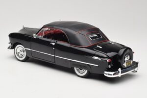 Ford Deluxe Cabriolet Black Maisto 1:18 31681 Diecast — photo 7 of 8