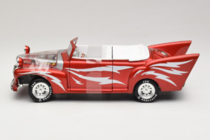 Ford De Luxe Convertible Greased Lightning Red Joyride 1:18 33544 Diecast — photo 3 of 5