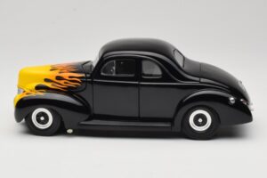 Ford Deluxe Hot Rod Black Universal Hobbies 1:18 6002 Diecast — photo 4 of 8