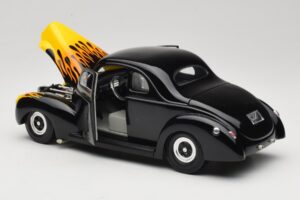 Ford Deluxe Hot Rod Black Universal Hobbies 1:18 6002 Diecast — photo 5 of 8