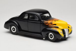Ford Deluxe Hot Rod Black Universal Hobbies 1:18 6002 Diecast — photo 6 of 8