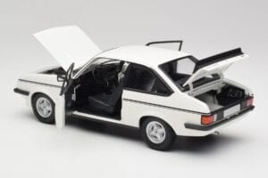 Ford Escort Mk2 RS 2000 LHD White Minichamps 1:18 150084300 Diecast — photo 5 of 8