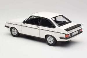 Ford Escort Mk2 RS 2000 LHD White Minichamps 1:18 150084300 Diecast — photo 7 of 8