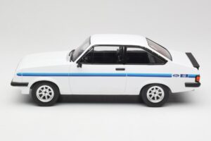 Ford Escort Mk2 RS 2000 White MCG 1:18 MCG18439 Diecast — photo 3 of 6