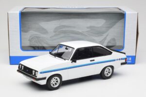 Ford Escort Mk2 RS 2000 White MCG 1:18 MCG18439 Diecast — photo 6 of 6