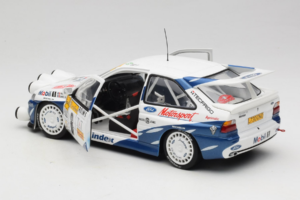 Ford Escort RS Cosworth Mobil 1 #6 F. Delecour / D. Grataloup Rally Monte Carlo Night Version Winner 1994 UT Models 1:18 3945 — photo 5 of 8
