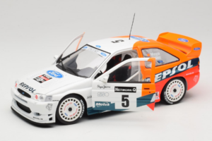 Ford Escort RS Cosworth Repsol #5 C. Sainz / L. Moya RAC Rally 1997 UT Models 1:18 39750 Diecast — photo 2 of 8