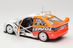 Ford Escort RS Cosworth Repsol #5 C. Sainz / L. Moya RAC Rally 1997 UT Models 1:18 39750 Diecast — photo 5 of 8