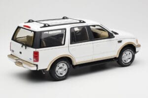 Ford Expedition Eddie Bauer White UT Models 1:18 22712 Diecast — photo 3 of 8