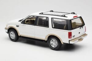 Ford Expedition Eddie Bauer White UT Models 1:18 22712 Diecast — photo 7 of 8