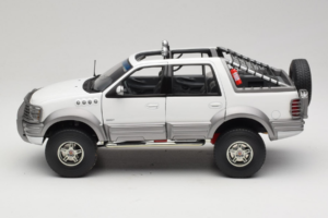 Ford Expedition Himalaya White AUTOart 1:18 72781 Diecast — photo 4 of 8