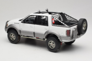 Ford Expedition Himalaya White AUTOart 1:18 72781 Diecast — photo 7 of 8