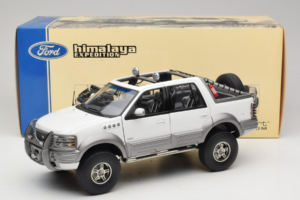 Ford Expedition Himalaya White AUTOart 1:18 72781 Diecast — photo 8 of 8