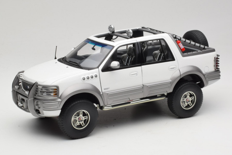 Ford Expedition Himalaya White AUTOart 1:18 72781 Diecast