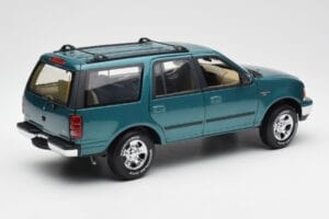 Ford Expedition XLT Green Metallic UT Models 1:18 22717 Diecast — photo 3 of 8