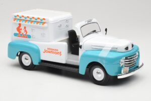 Ford F-1 Howard Johnson's Ice Cream Road Signature 1:18 92229 Diecast — photo 4 of 6