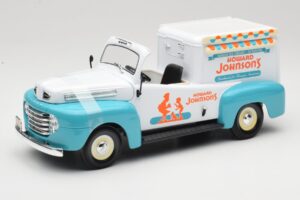 Ford F-1 Howard Johnson's Ice Cream Road Signature 1:18 92229 Diecast