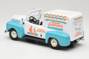 Ford F-1 Howard Johnson's Ice Cream Road Signature 1:18 92229 Diecast — photo 5 of 6