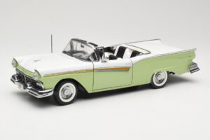 Ford Fairlane Skyliner Green & White Sun Star 1:18 FORD003 Diecast