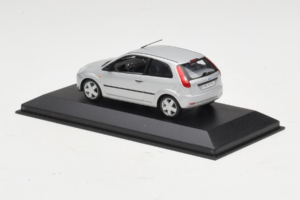 Ford Fiesta Mk5 2-Door Silver Minichamps 1:43 FIESTA003 Diecast — photo 3 of 4