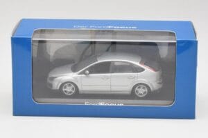 Ford Focus Mk2 Moondust Silver Minichamps 1:43 FOCUS002 Diecast — photo 4 of 4