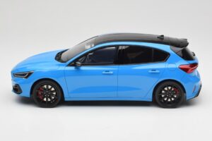 Ford Focus ST Edition Mk4 Azure Blue Otto 1:18 OT1186 Resin — photo 3 of 6