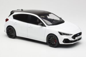 Ford Focus ST Mk4 Frozen White MCG 1:18 MCG18453 Diecast — photo 4 of 6