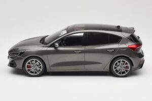 Ford Focus ST Mk4 Grey MCG 1:18 MCG18454 Diecast — photo 3 of 6