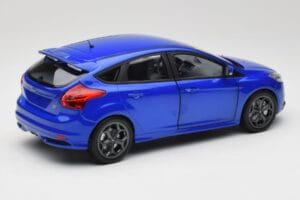 Ford Focus ST Mk2 Blue Metallic Minichamps 1:18 110082001 Diecast — photo 3 of 8