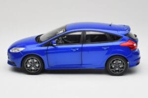 Ford Focus ST Mk2 Blue Metallic Minichamps 1:18 110082001 Diecast — photo 4 of 8