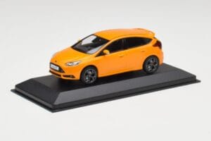 Ford Focus ST Mk3 Tangerine Scream Minichamps 1:43 FOCUS001 Diecast — photo 2 of 4