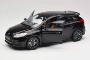 Ford Focus ST Mk2 Panther Black Metallic Minichamps 1:18 110082000 Diecast — photo 2 of 8