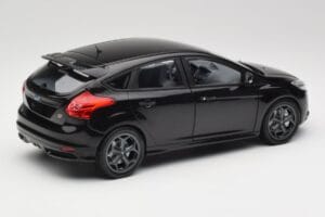 Ford Focus ST Mk2 Panther Black Metallic Minichamps 1:18 110082000 Diecast — photo 3 of 8