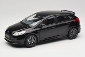 Ford Focus ST Mk2 Panther Black Metallic Minichamps 1:18 110082000 Diecast