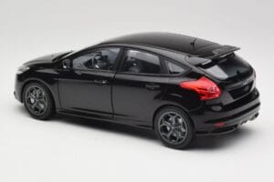 Ford Focus ST Mk2 Panther Black Metallic Minichamps 1:18 110082000 Diecast — photo 7 of 8