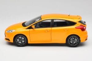 Ford Focus ST Mk2 Tangerine Scream Minichamps 1:18 110082005 Diecast — photo 4 of 8