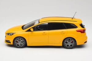 Ford Focus ST Turnier Mk3 Yellow MCG 1:18 MCG18464 Diecast — photo 3 of 6