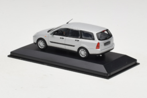 Ford Focus Mk1 Turnier Silver Minichamps 1:43 FOCUS004 Diecast — photo 3 of 5