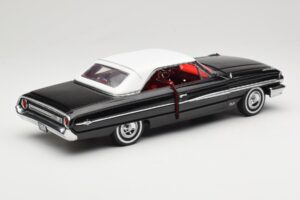 Ford Galaxie 500 Black Sun Star 1:18 1442 Diecast — photo 3 of 8