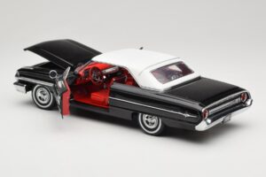 Ford Galaxie 500 Black Sun Star 1:18 1442 Diecast — photo 5 of 8