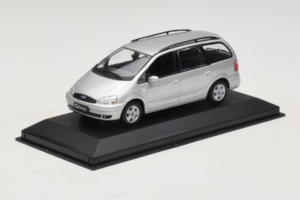 Ford Galaxy Mk2 Silver Minichamps 1:43 GALAXY001 Diecast — photo 2 of 4