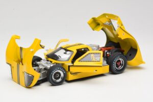 Ford GT40 Mk IV Yellow 1967 Shelby Collectibles 1:18 31414S Diecast — photo 2 of 8