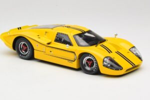 Ford GT40 Mk IV Yellow 1967 Shelby Collectibles 1:18 31414S Diecast — photo 6 of 8