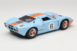 Ford GT40 Gulf #6 J. Ickx / J. Oliver 24 Hours of Le Mans 1969 Eagles Race 1:18 300600 Diecast — photo 3 of 8