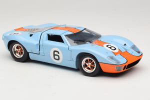 Ford GT40 Gulf #6 J. Ickx / J. Oliver 24 Hours of Le Mans 1969 Eagles Race 1:18 300600 Diecast — photo 6 of 8