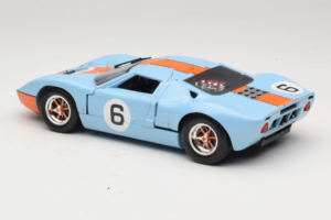 Ford GT40 Gulf #6 J. Ickx / J. Oliver 24 Hours of Le Mans 1969 Eagles Race 1:18 300600 Diecast — photo 7 of 8