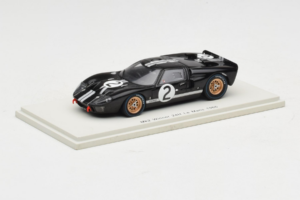Ford GT40 Mk II #2 B. McLaren / C. Amon Shelby American Winner 24 Hours of Le Mans 1966 Spark 1:43 43LM66-O1 Resin — photo 2 of 4