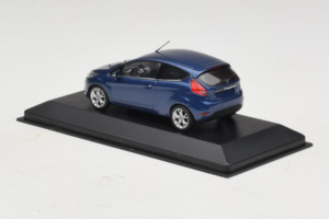 Ford Ka Dark Blue Metallic Minichamps 1:43 FORD004 Diecast — photo 3 of 4