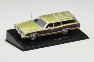 Ford LTD Country Squire Green Bronze IXO 1:43 CLC608N Diecast — photo 2 of 5