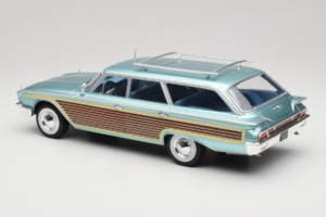 Ford Country Squire Blue MCG 1:18 MCG18049 Diecast — photo 5 of 6